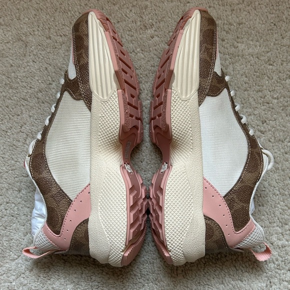 💜SOLD💜Coach Strider Sneaker In Signature Canvas Khaki/Light Pink Size 6B - Picture 6 of 13